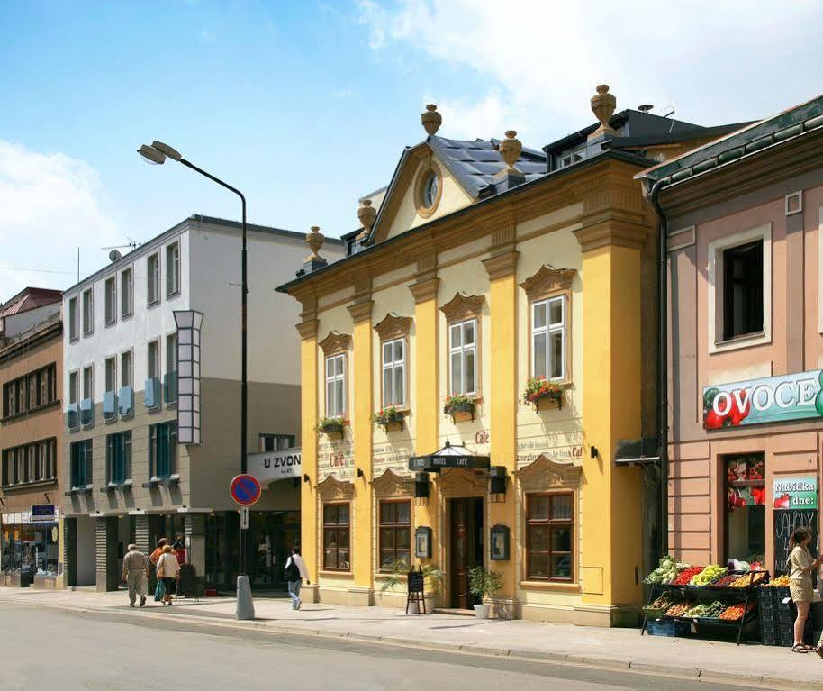 Hotel U Zvonu วัลคาบี ภายนอก รูปภาพ